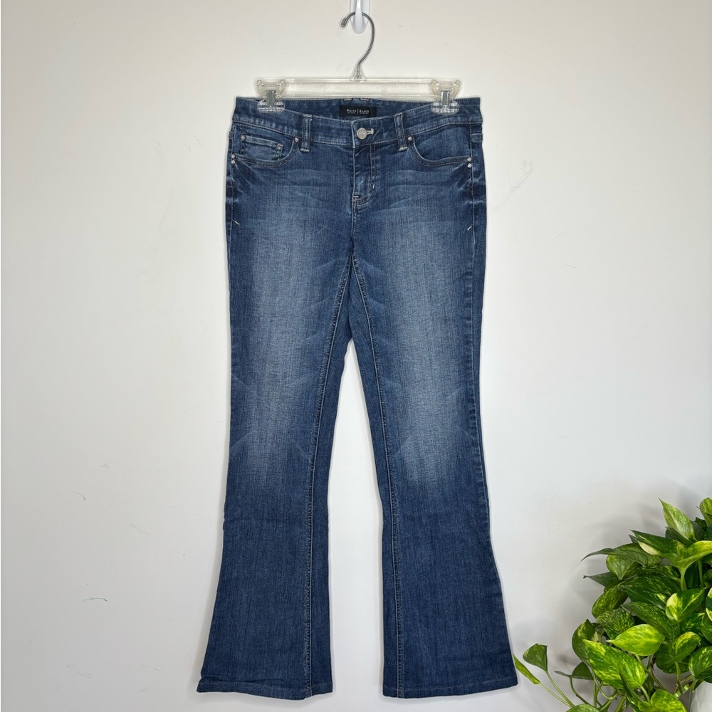 BN5 Low rise Flare Jeans White House Black‎ Market Dark Wash Denim size 2R